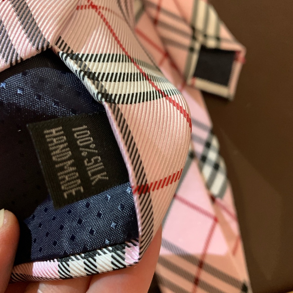 Pink Plaid Men's Tie 100%Silk - Picture 3 of 6